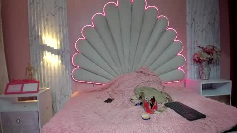 miss__star_ online show from 06/18/26, 02:21