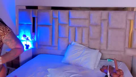 Miss Abigail  online show from 11/26/25, 03:57