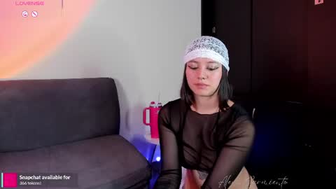 Snapshot of miss_alexa2 chatting on 06/12/26, 01:37 Alexa Sarmiento online show from 06/12/26, 01:37