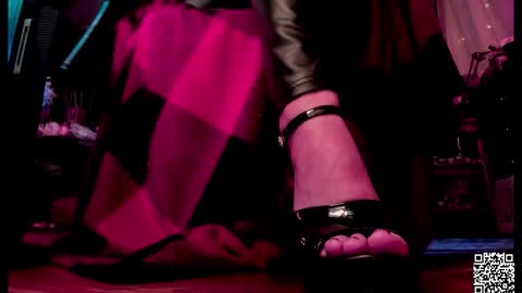 Snapshot of miss_asmodeus chatting on 10/30/25, 09:26 missAsmodeus online show from 10/30/25, 09:26