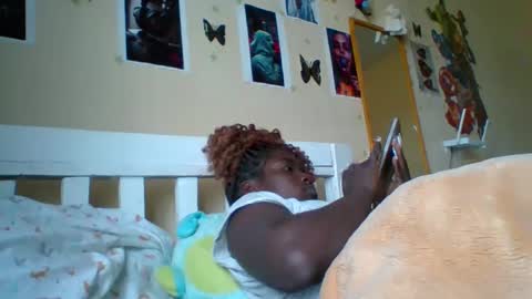 miss_atitude online show from 10/15/25, 06:35