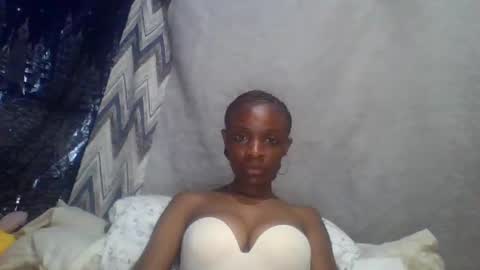 miss_belllo online show from 02/04/25, 07:40