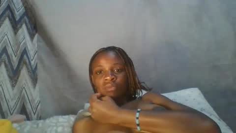 miss_belllo online show from 02/26/25, 09:21