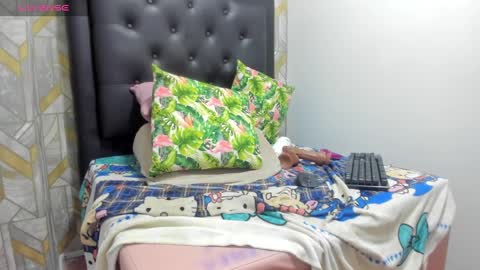 miss_big_ass21 online show from 01/13/25, 08:05