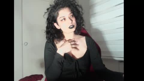 Miss Carmila online show from 09/11/25, 11:05