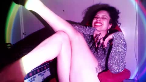 Snapshot of miss_carmila chatting on 10/28/25, 11:18 Miss Carmila online show from 10/28/25, 11:18