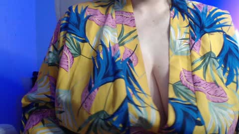 Snapshot of miss_daniels chatting on 12/14/24, 09:56 liza online show from 12/14/24, 09:56