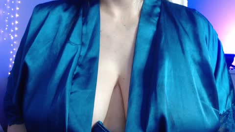 Snapshot of miss_daniels chatting on 01/11/25, 12:01 liza online show from 01/11/25, 12:01
