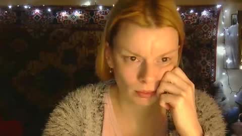 Snapshot of miss_elistia_ chatting on 11/05/25, 11:54 Elis online show from 11/05/25, 11:54