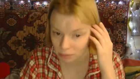Snapshot of miss_elistia_ chatting on 11/18/25, 09:25 Elis online show from 11/18/25, 09:25