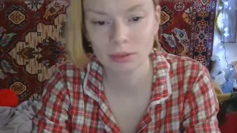 Snapshot of miss_elistia_ chatting on 11/21/25, 06:23 Elis online show from 11/21/25, 06:23
