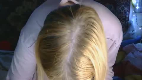 Snapshot of miss_elistia_ chatting on 11/22/25, 07:02 Elis online show from 11/22/25, 07:02