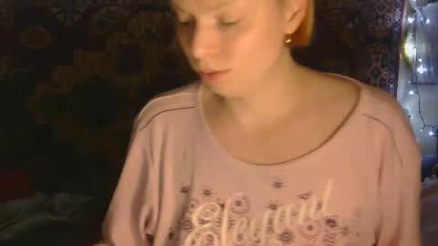 Snapshot of miss_elistia_ chatting on 11/25/25, 03:01 Elis online show from 11/25/25, 03:01