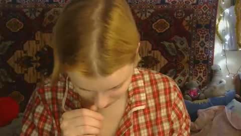 Snapshot of miss_elistia_ chatting on 12/03/25, 12:14 Elis online show from 12/03/25, 12:14