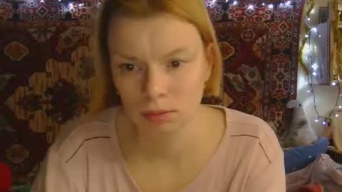 Snapshot of miss_elistia_ chatting on 12/18/25, 11:05 Elis online show from 12/18/25, 11:05