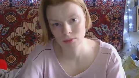 Snapshot of miss_elistia_ chatting on 03/25/26, 12:22 Elis online show from 03/25/26, 12:22