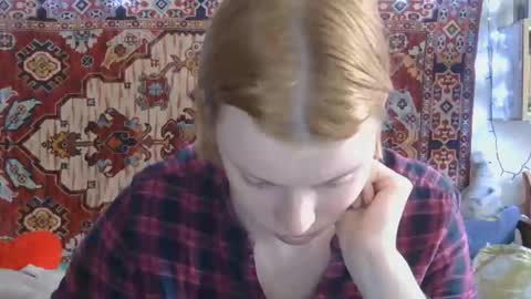 Snapshot of miss_elistia_ chatting on 04/06/26, 11:22 Elis online show from 04/06/26, 11:22