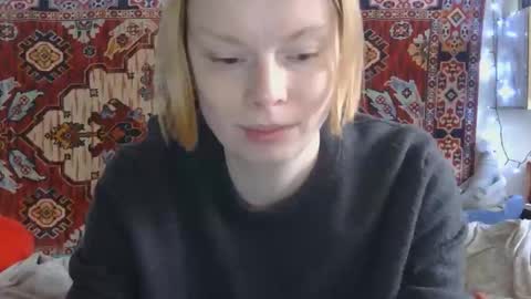 Snapshot of miss_elistia_ chatting on 04/17/26, 11:02 Elis online show from 04/17/26, 11:02