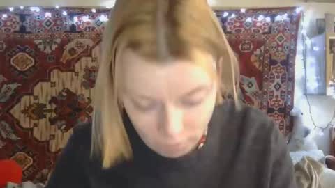 Snapshot of miss_elistia_ chatting on 05/13/26, 10:34 Elis online show from 05/13/26, 10:34