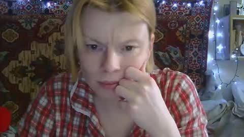 Snapshot of miss_elistia_ chatting on 05/15/26, 11:17 Elis online show from 05/15/26, 11:17