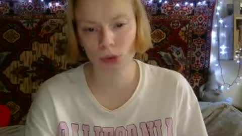 Snapshot of miss_elistia_ chatting on 06/15/26, 11:12 Elis online show from 06/15/26, 11:12