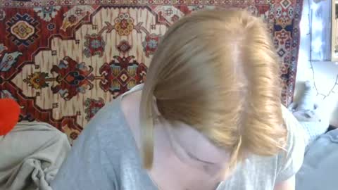 Snapshot of miss_elistia_ chatting on 07/06/26, 11:07 Elis online show from 07/06/26, 11:07