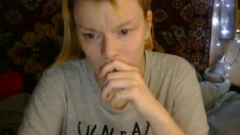 Snapshot of miss_elistia_ chatting on 07/23/26, 11:08 Elis online show from 07/23/26, 11:08