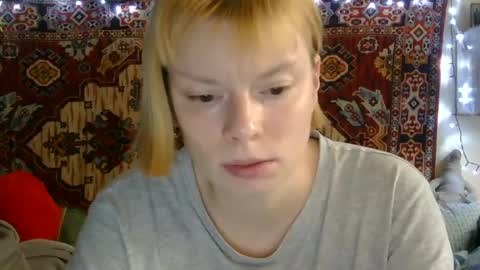 Snapshot of miss_elistia_ chatting on 07/28/26, 11:28 Elis online show from 07/28/26, 11:28