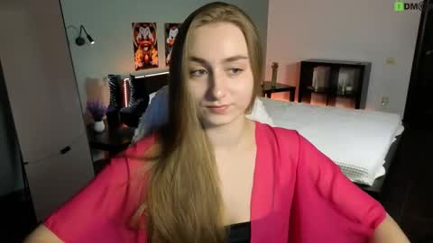 Snapshot of miss_emily19 chatting on 04/21/26, 07:47 Emily online show from 04/21/26, 07:47