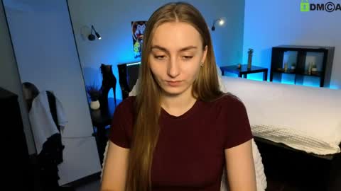 Snapshot of miss_emily19 chatting on 04/26/26, 01:58 Emily online show from 04/26/26, 01:58
