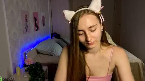 Snapshot of miss_emily19 chatting on 06/14/26, 08:38 Emily online show from 06/14/26, 08:38