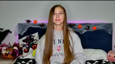 Snapshot of miss_emily_miller chatting on 11/03/25, 05:25 Emily online show from 11/03/25, 05:25