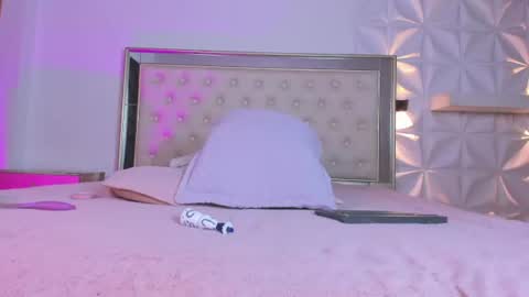 Snapshot of miss_emilystar chatting on 06/11/26, 12:32 miss_emilystar online show from 06/11/26, 12:32