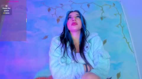 miss_evans_ online show from 10/12/25, 09:08