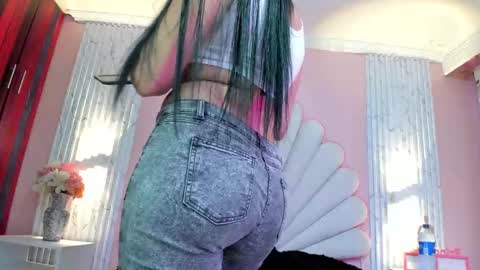 miss_evans_ online show from 03/25/26, 02:56