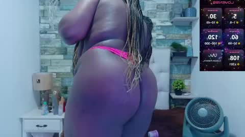 miss_evans_ online show from 05/18/26, 01:39