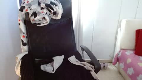 Snapshot of miss_evoleth2 chatting on 11/13/25, 03:33 Miss Evoleth online show from 11/13/25, 03:33