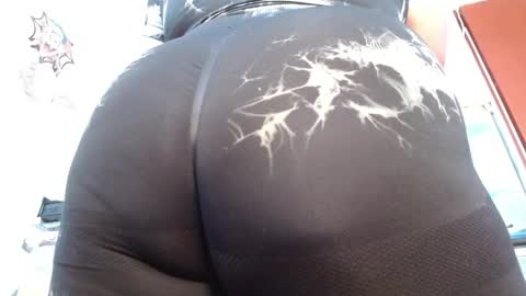 Snapshot of miss_evoleth2 chatting on 04/16/26, 04:19 Miss Evoleth online show from 04/16/26, 04:19