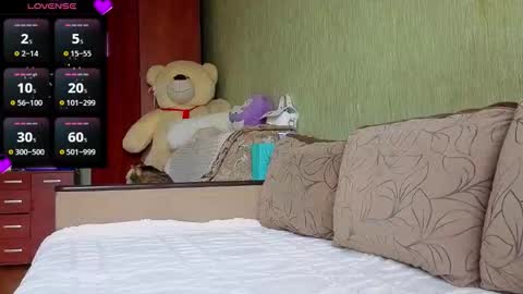 Snapshot of miss_flexi_sun chatting on 10/16/25, 08:26 ................................ online show from 10/16/25, 08:26