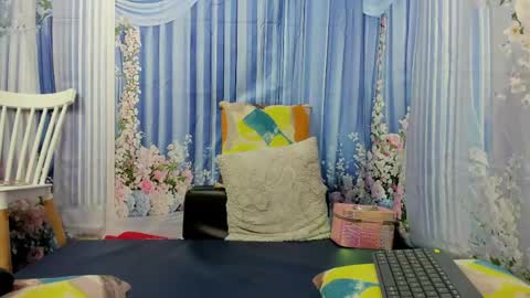 Snapshot of miss_flora chatting on 05/02/26, 04:06 Monica Patricia online show from 05/02/26, 04:06