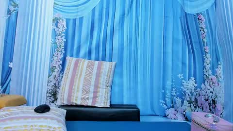 Snapshot of miss_flora chatting on 06/02/26, 02:02 Monica Patricia online show from 06/02/26, 02:02