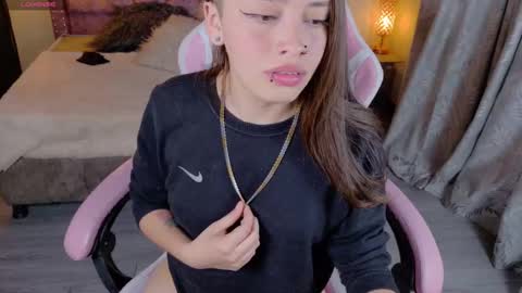 miss_foxxy_ online show from 09/25/25, 04:38