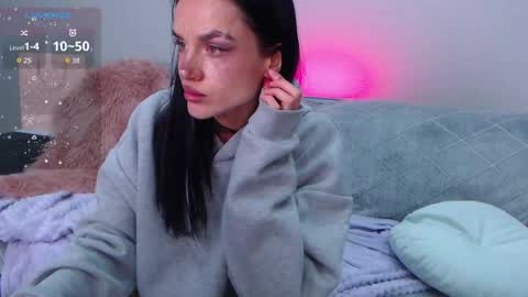 Keira online show from 05/18/26, 12:40