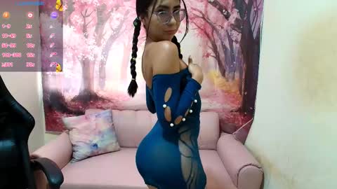 Snapshot of miss_helensexy chatting on 01/17/26, 06:33 miss_helensexy online show from 01/17/26, 06:33