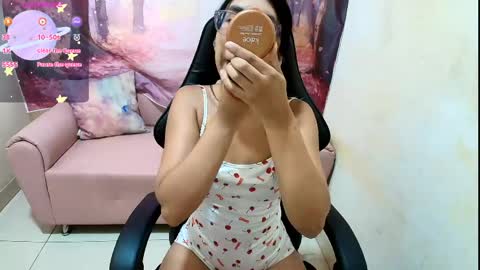 Snapshot of miss_helensexy chatting on 06/03/26, 11:35 miss_helensexy online show from 06/03/26, 11:35