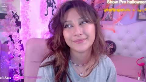 miss_jhelenaa_ online show from 10/20/25, 12:44