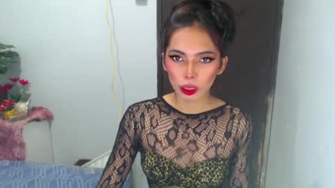 julie online show from 06/16/26, 09:23