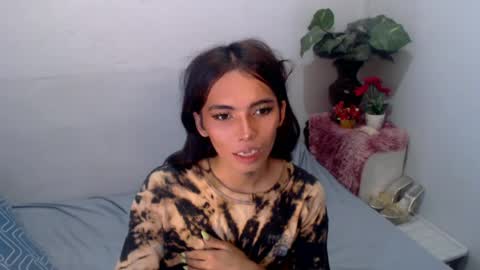 julie online show from 06/18/26, 09:30