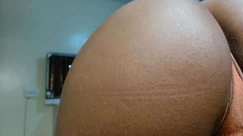 Snapshot of miss_kiarrafit chatting on 12/14/24, 09:51 Miss Kiarrafit online show from 12/14/24, 09:51