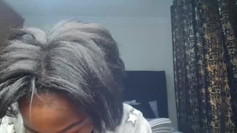 Snapshot of miss_kiarrafit chatting on 01/15/25, 06:40 Miss Kiarrafit online show from 01/15/25, 06:40